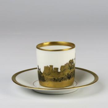 Tasse und Untertasse - weißes Porzellan - 1920